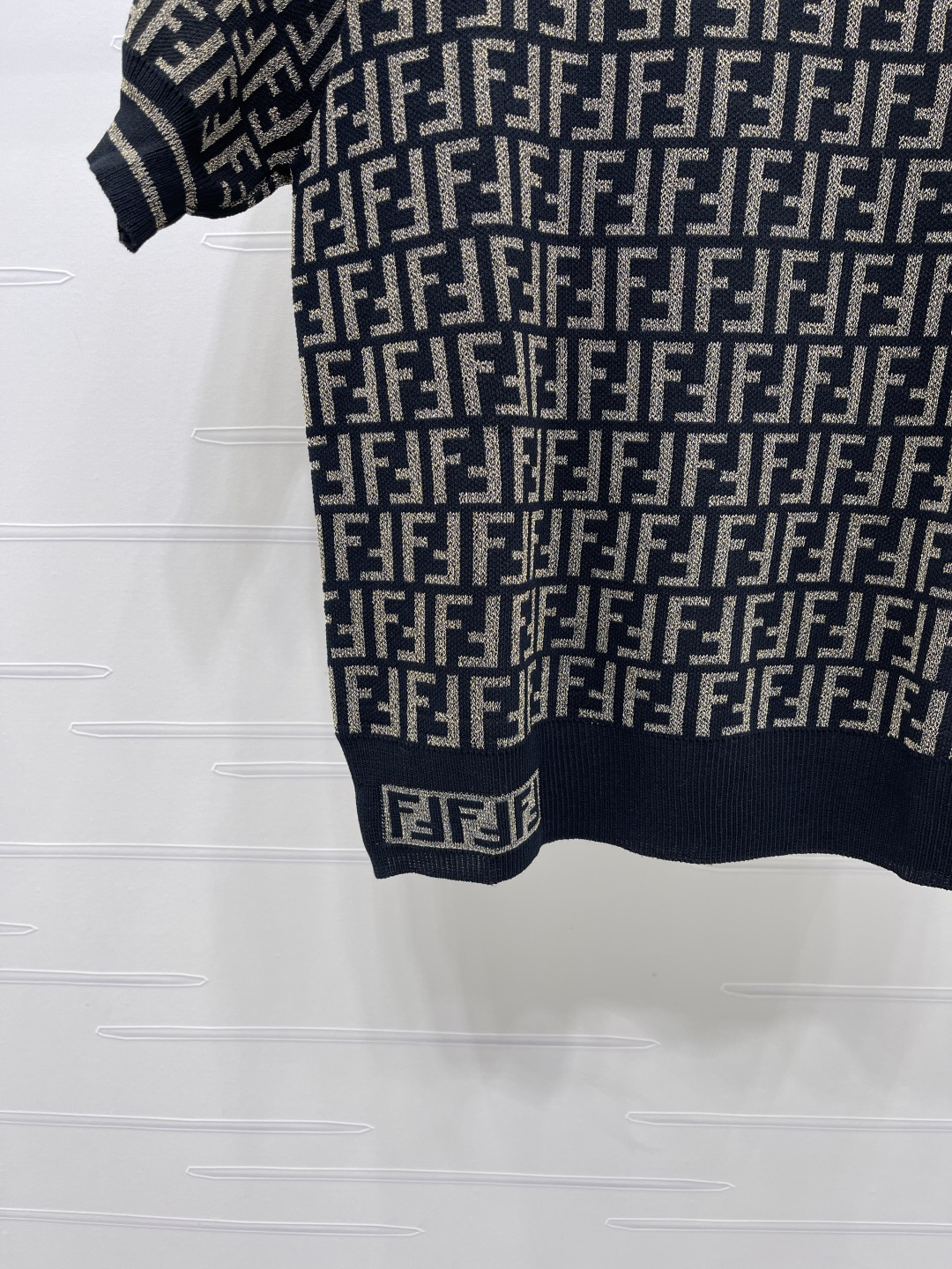 Women's short sleeves